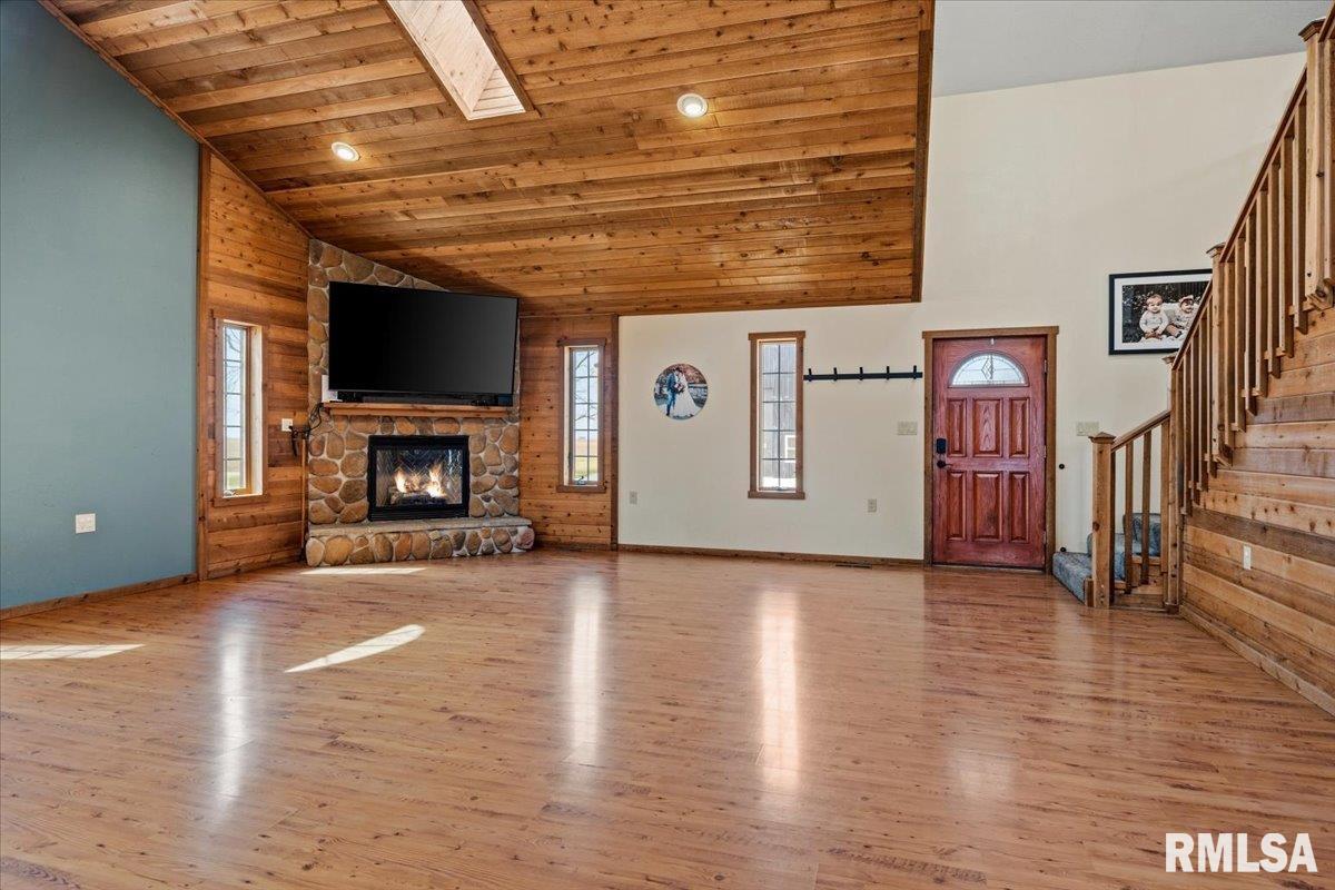 1097 East 180 North Road Nokomis, IL 62075 - Photo 9 of 61