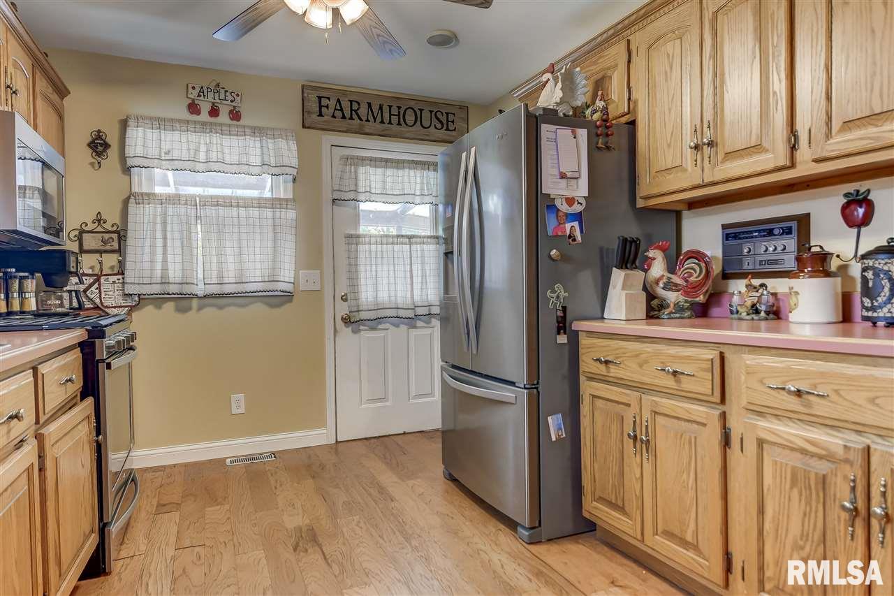 608 West Calhoun Avenue Springfield, IL 62702 - Photo 5 of 36