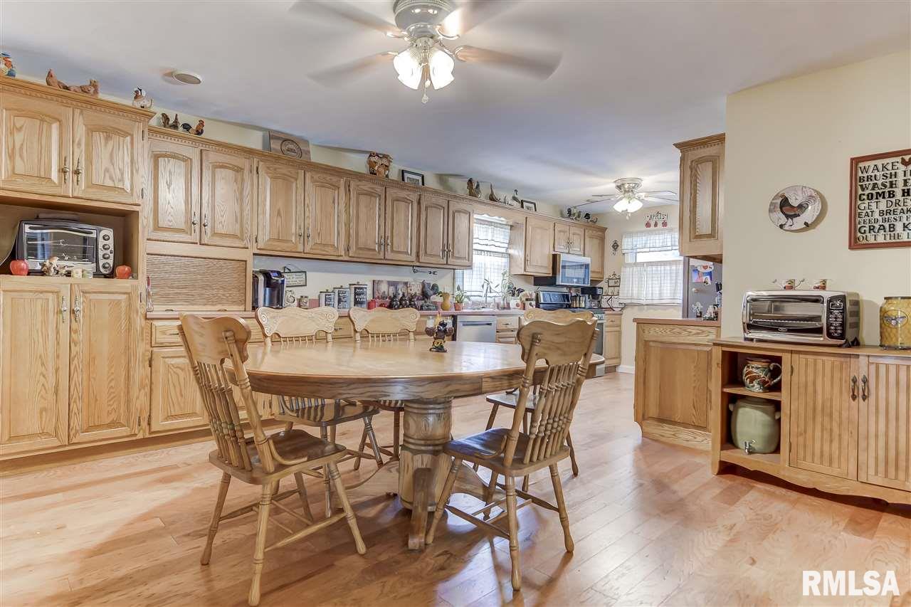 608 West Calhoun Avenue Springfield, IL 62702 - Photo 7 of 36