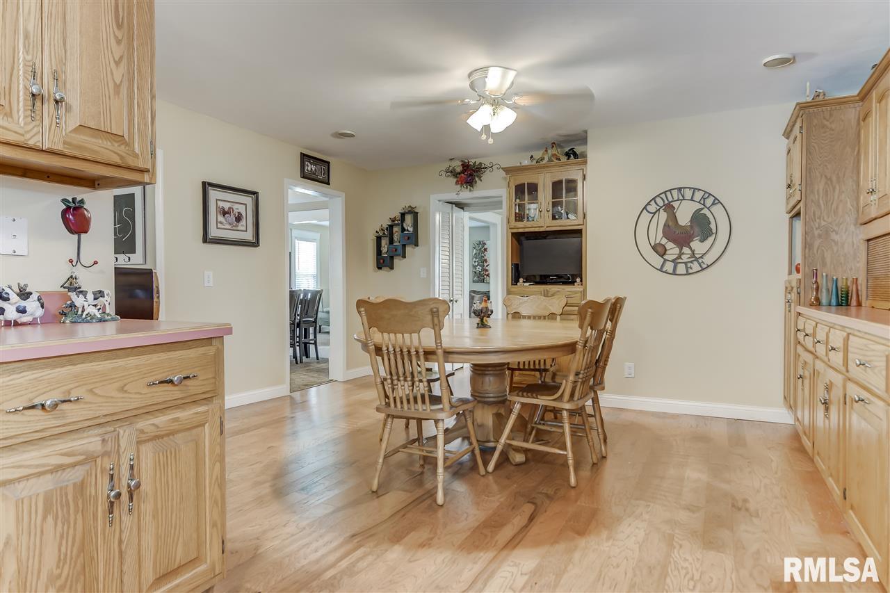608 West Calhoun Avenue Springfield, IL 62702 - Photo 8 of 36
