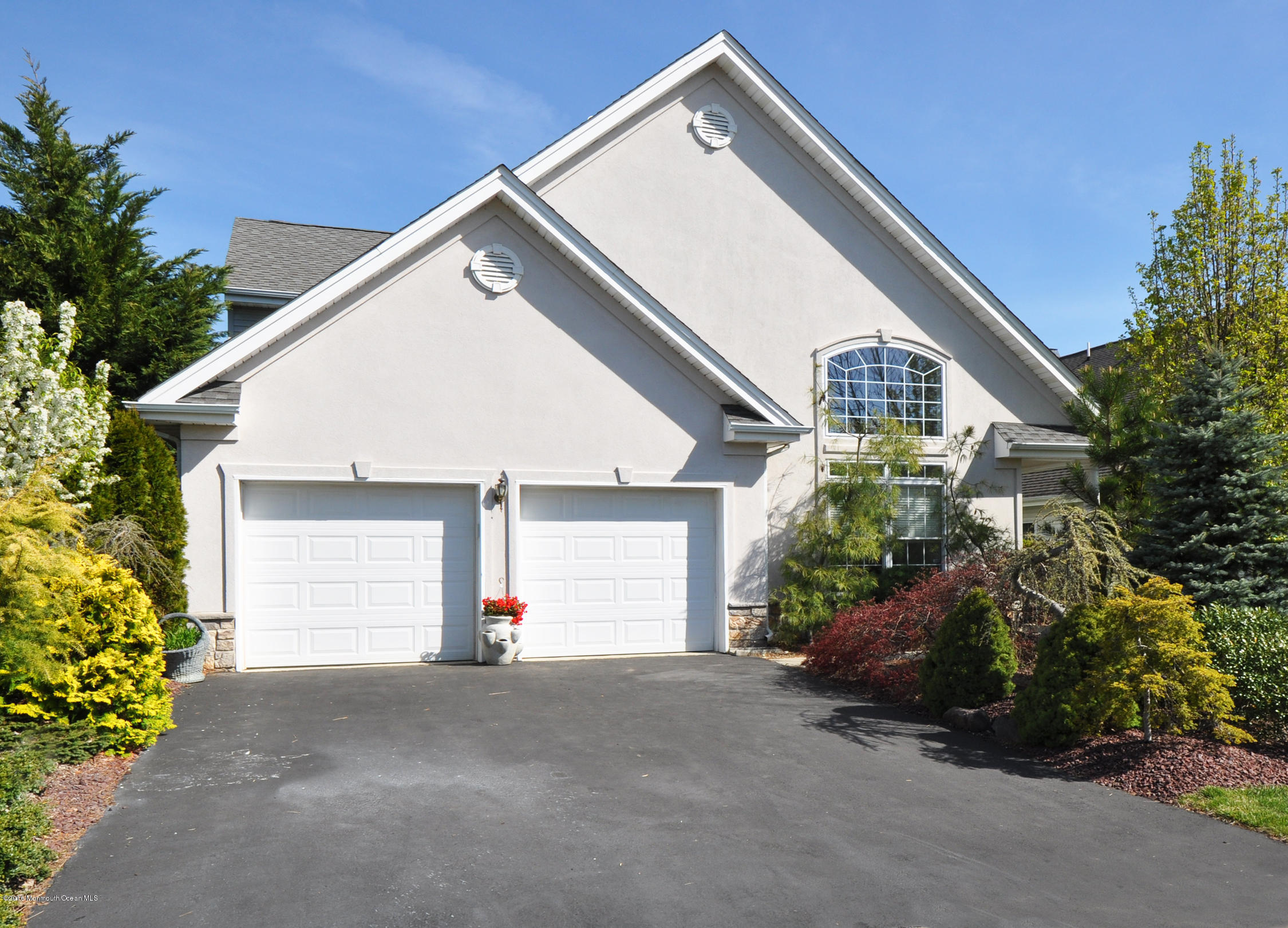 72 Yates Road Manalapan, NJ 07726 - Photo 2 of 43 2YatesFront2