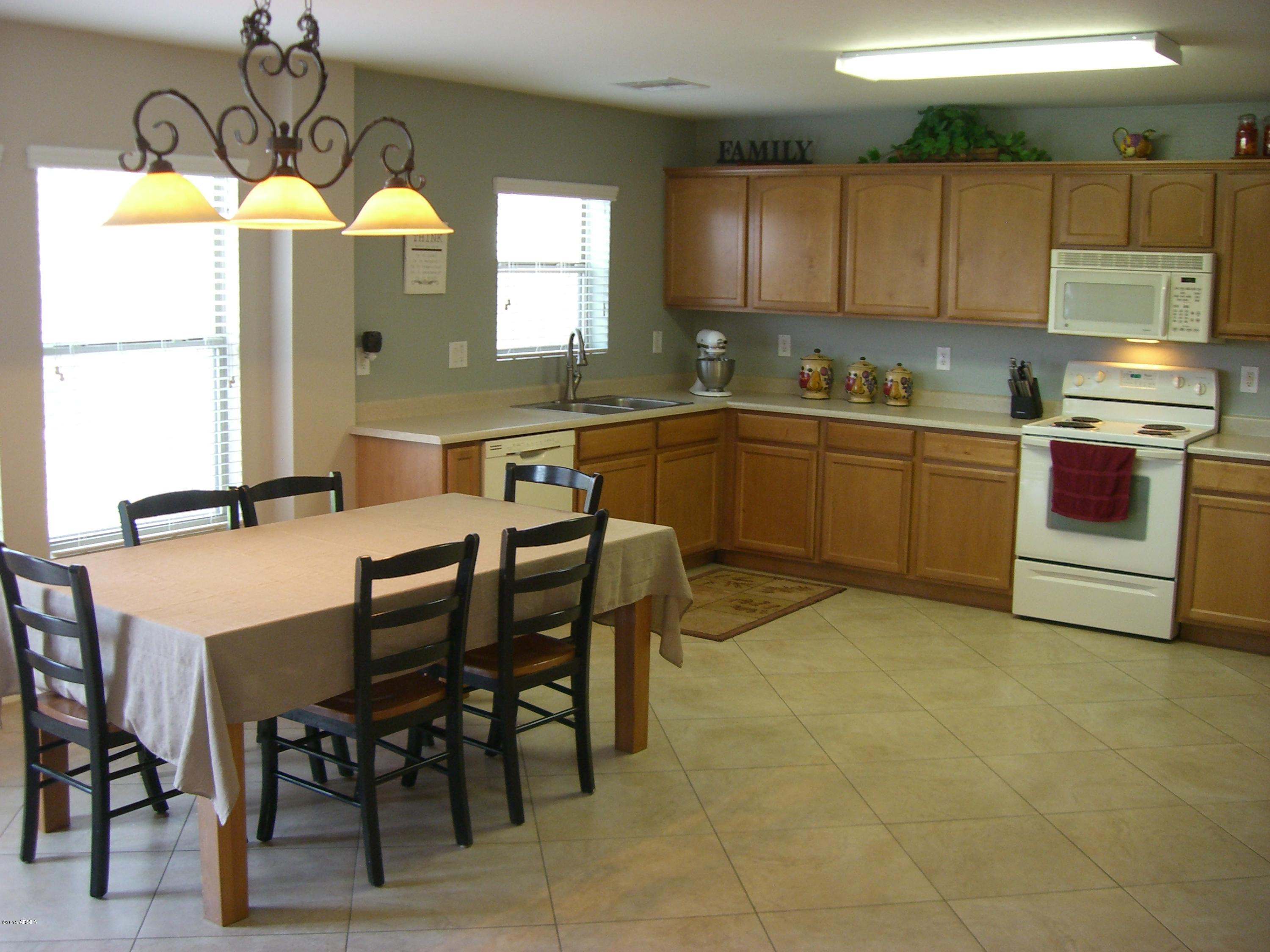 18491 North Madison Road Maricopa, AZ 85139 - Photo 13 of 32 MADISON-KITCHEN 4