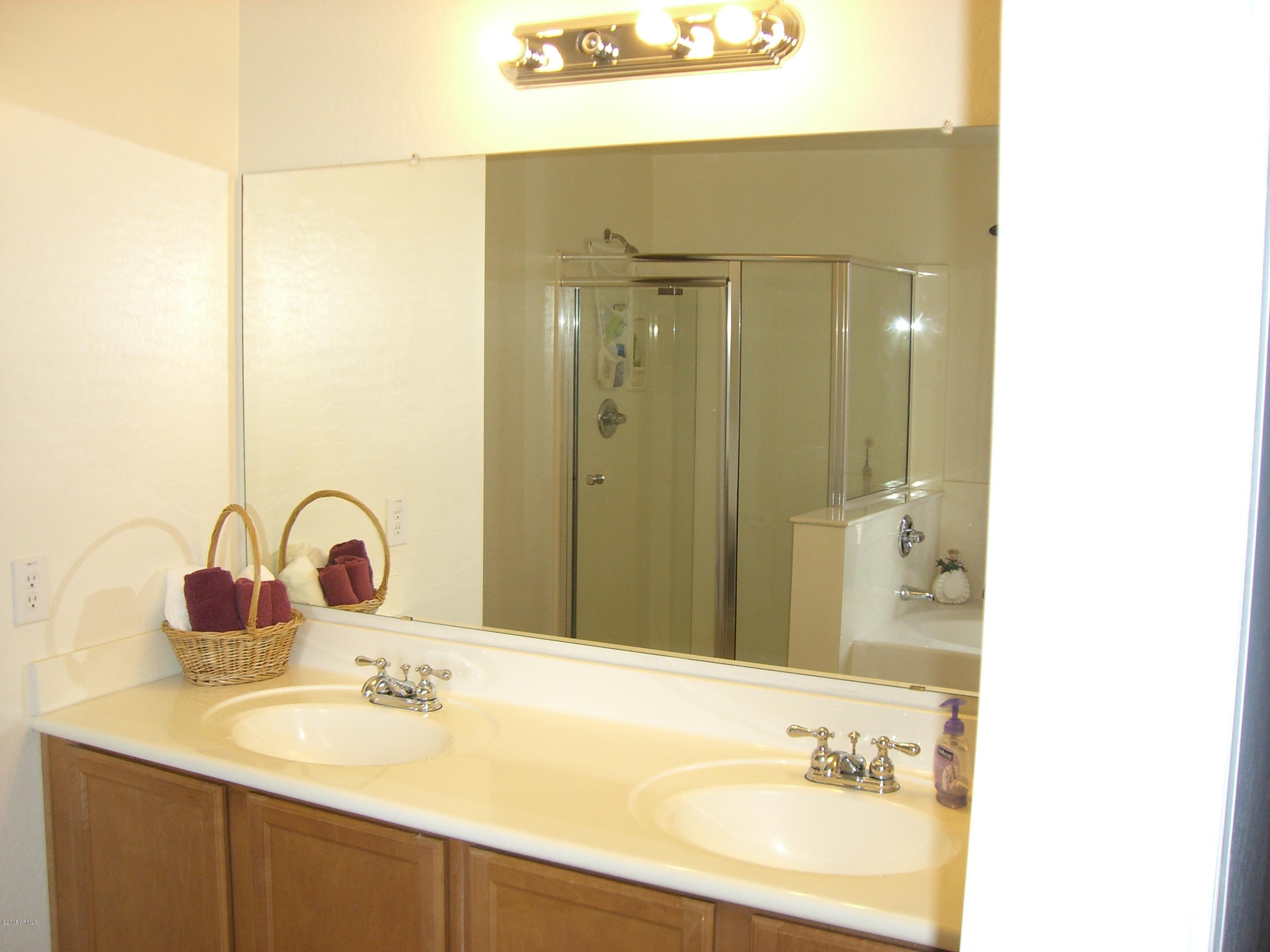 18491 North Madison Road Maricopa, AZ 85139 - Photo 18 of 32 MADISON-MASTER BATH 4