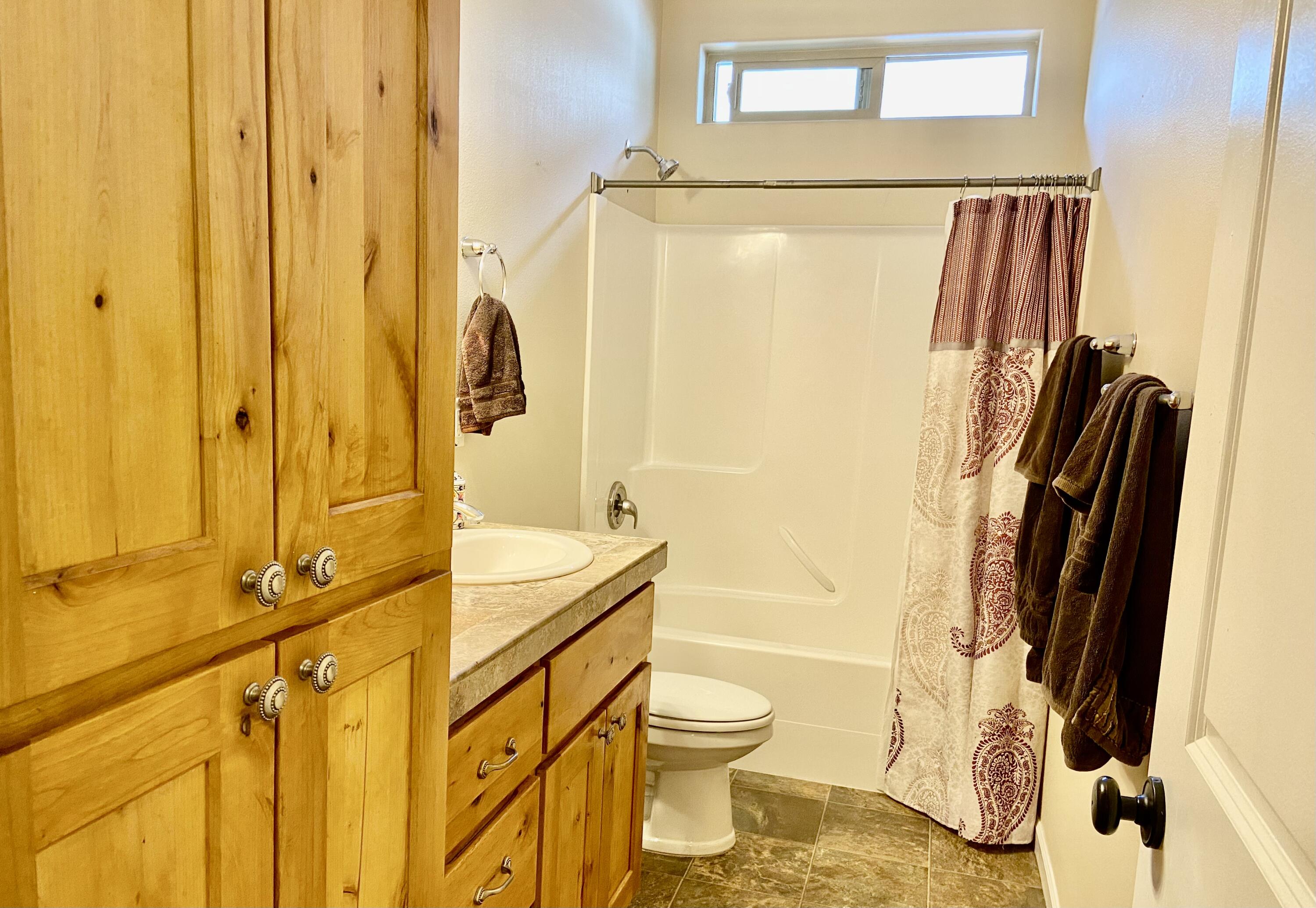 3191 Yellow Ribbon Drive Bend, OR 97701 - Photo 13 of 19 Main bathroom