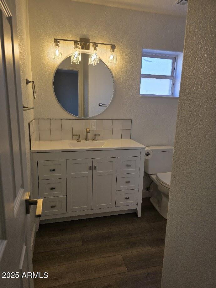 142 West 7th Street Eagar, AZ 85925 - Photo 17 of 25 a bathroom with a double vanity sink and a mirror