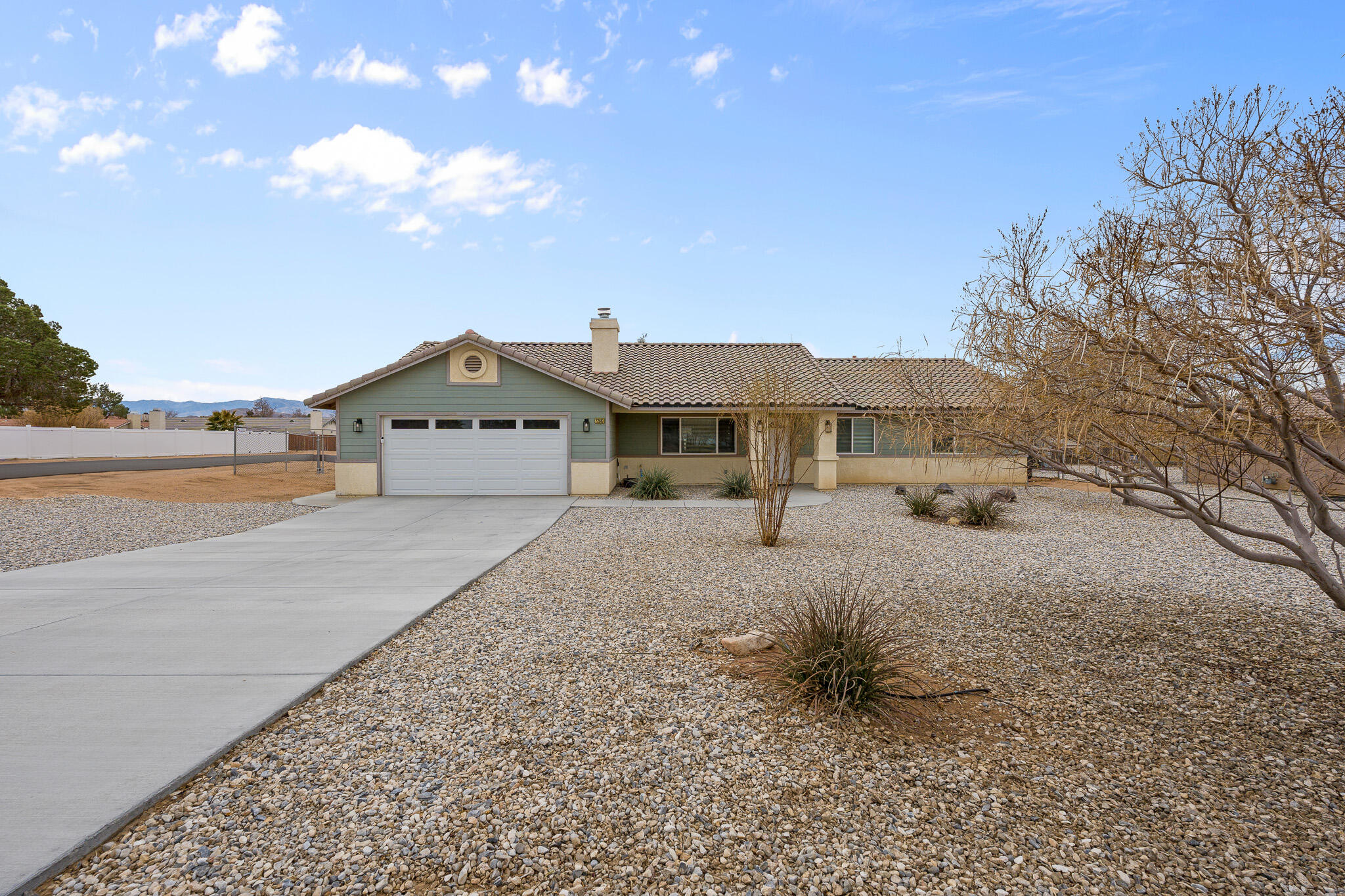 22583 S Road Apple Valley, CA 92307 - Photo 2 of 41 CYB04163