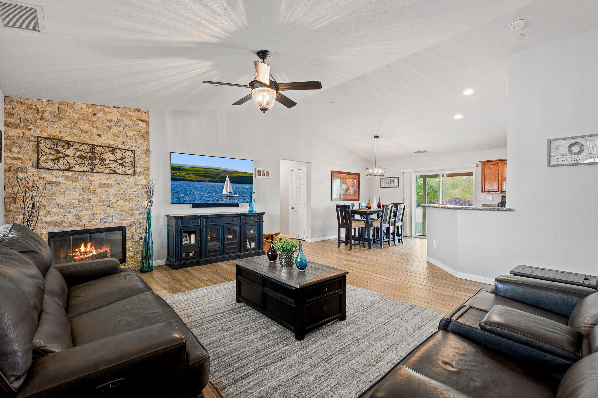 22583 S Road Apple Valley, CA 92307 - Photo 5 of 41 CYB04177