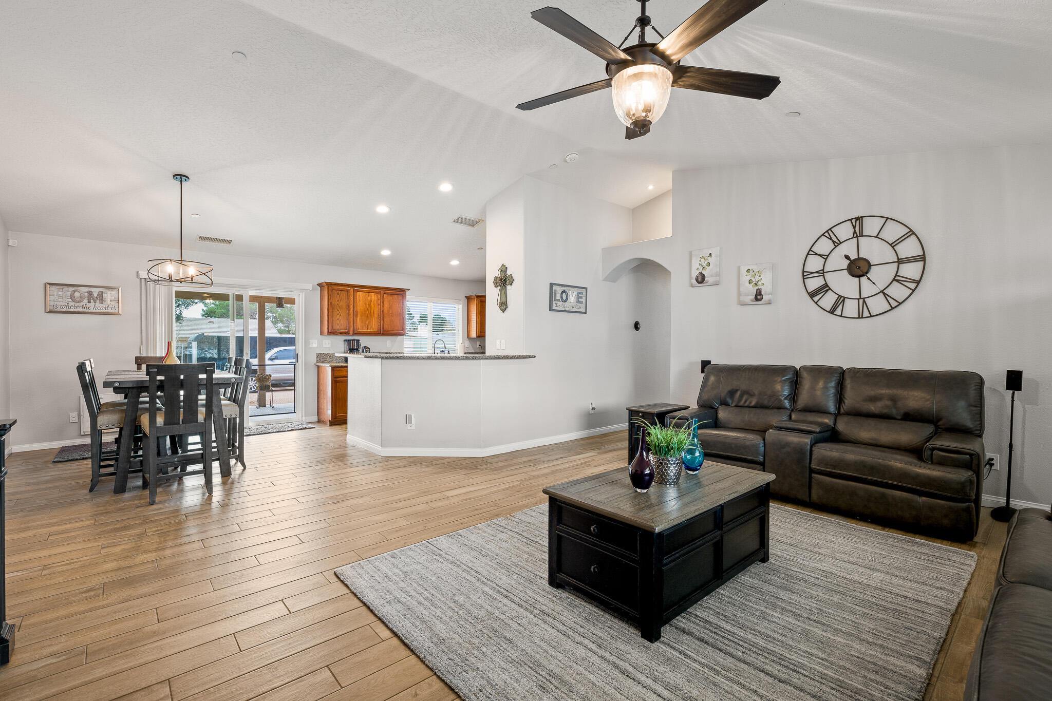 22583 S Road Apple Valley, CA 92307 - Photo 8 of 41 CYB04198