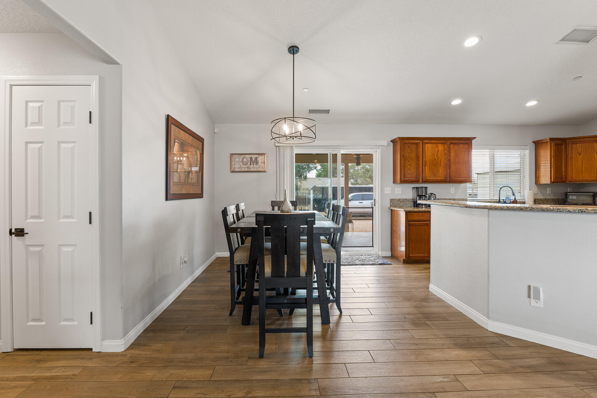 22583 S Road Apple Valley, CA 92307 - Photo 9 of 41 CYB04204