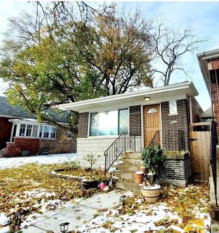 $294,900 | 320 West 101st Place, Chicago, IL 60628