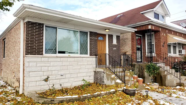 $294,900 | 320 West 101st Place, Chicago, IL 60628