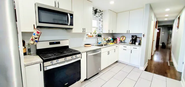 $294,900 | 320 West 101st Place, Chicago, IL 60628