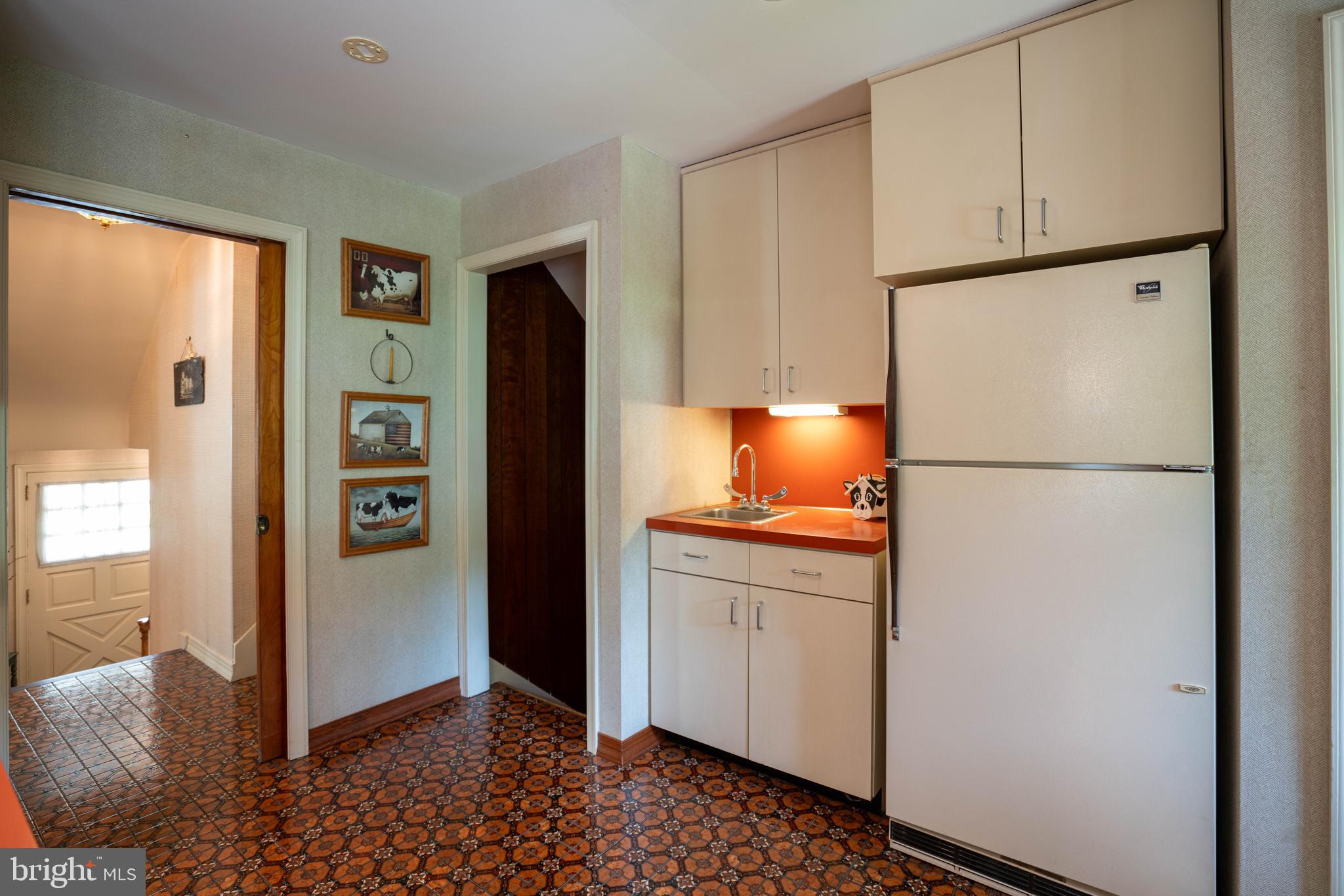 1104 Old Post Road Perkasie, PA 18944 - Photo 17 of 45 Butlers Pantry