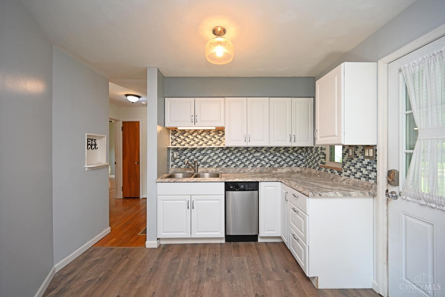 5146 Valley Ridge Road Cincinnati, OH 45247 - Photo 6 of 26 Gallery Image 6