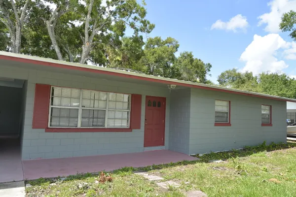 $2,400 | 3005 Tennessee Avenue, Fort Pierce, FL 34947