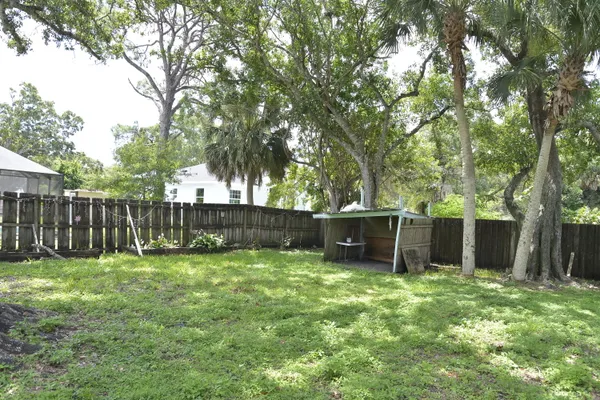 $2,400 | 3005 Tennessee Avenue, Fort Pierce, FL 34947