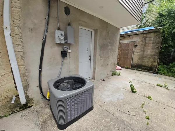 a view of a entryway door of the house