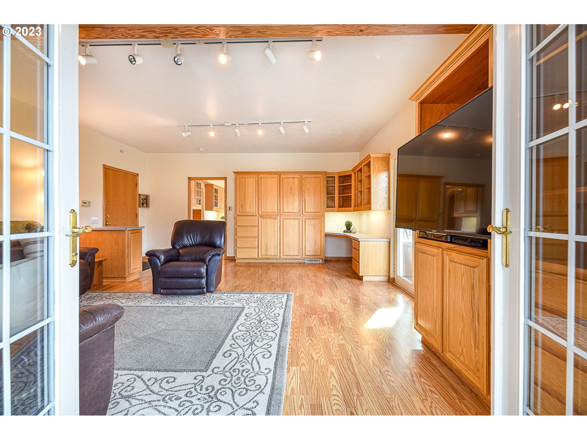 87424 Halderson Road Eugene, OR 97402 - Photo 12 of 32 Family Room