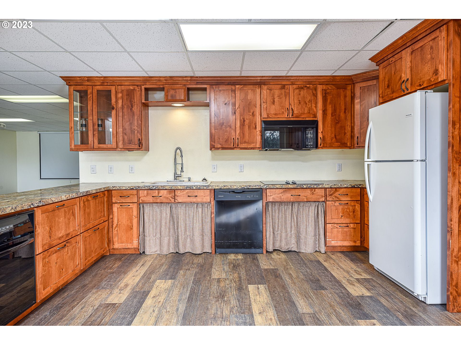 87424 Halderson Road Eugene, OR 97402 - Photo 29 of 32 Kitchen