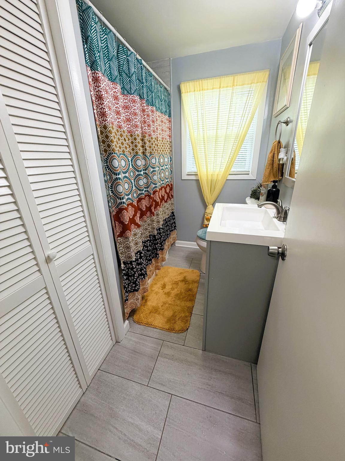 7403 S Road Rosedale, MD 21237 - Photo 22 of 27 a room with a window