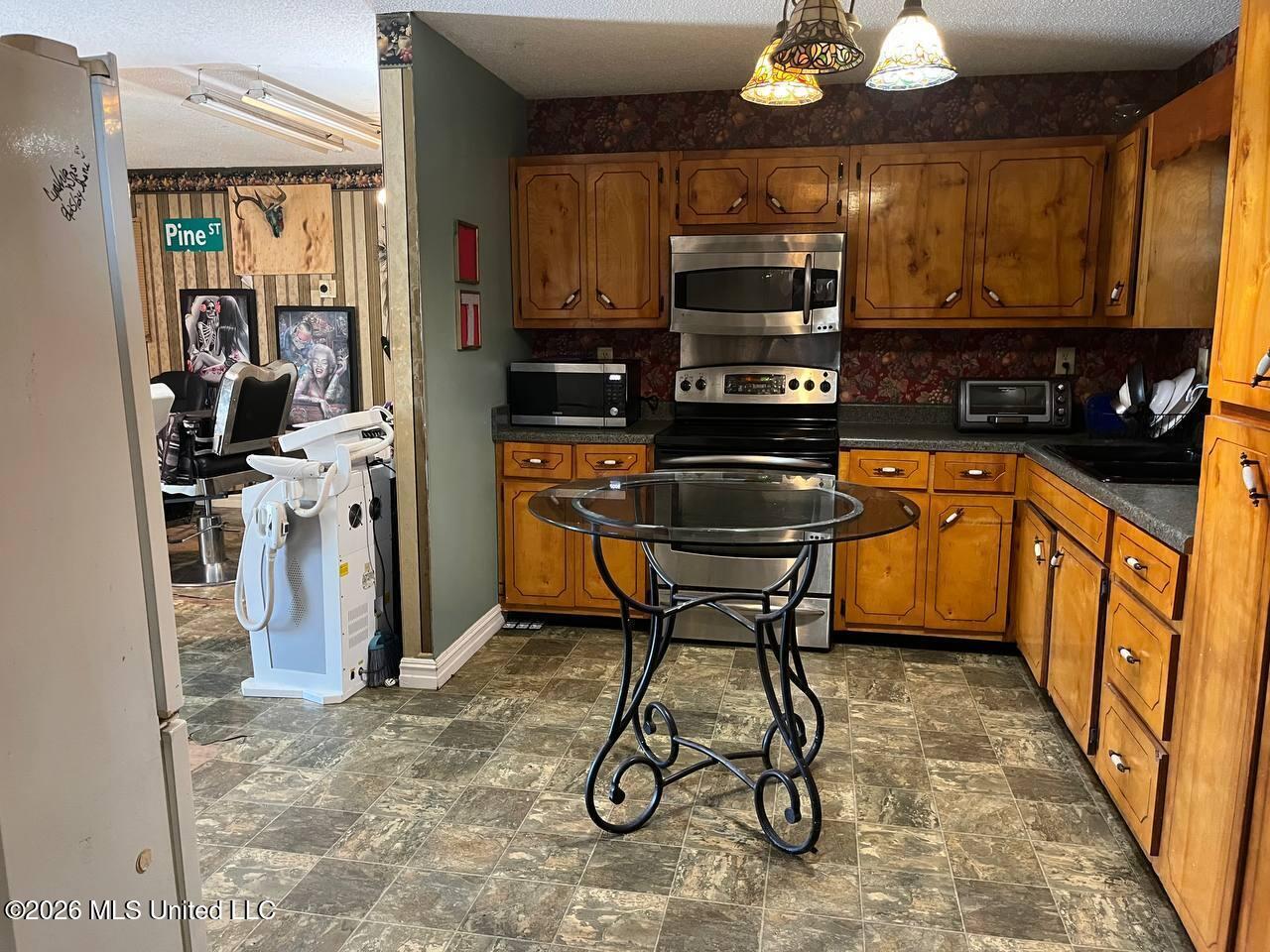 6560 Lakeshore Road Bay St. Louis, MS 39520 - Photo 3 of 13 Bay St. Louis, MS 3