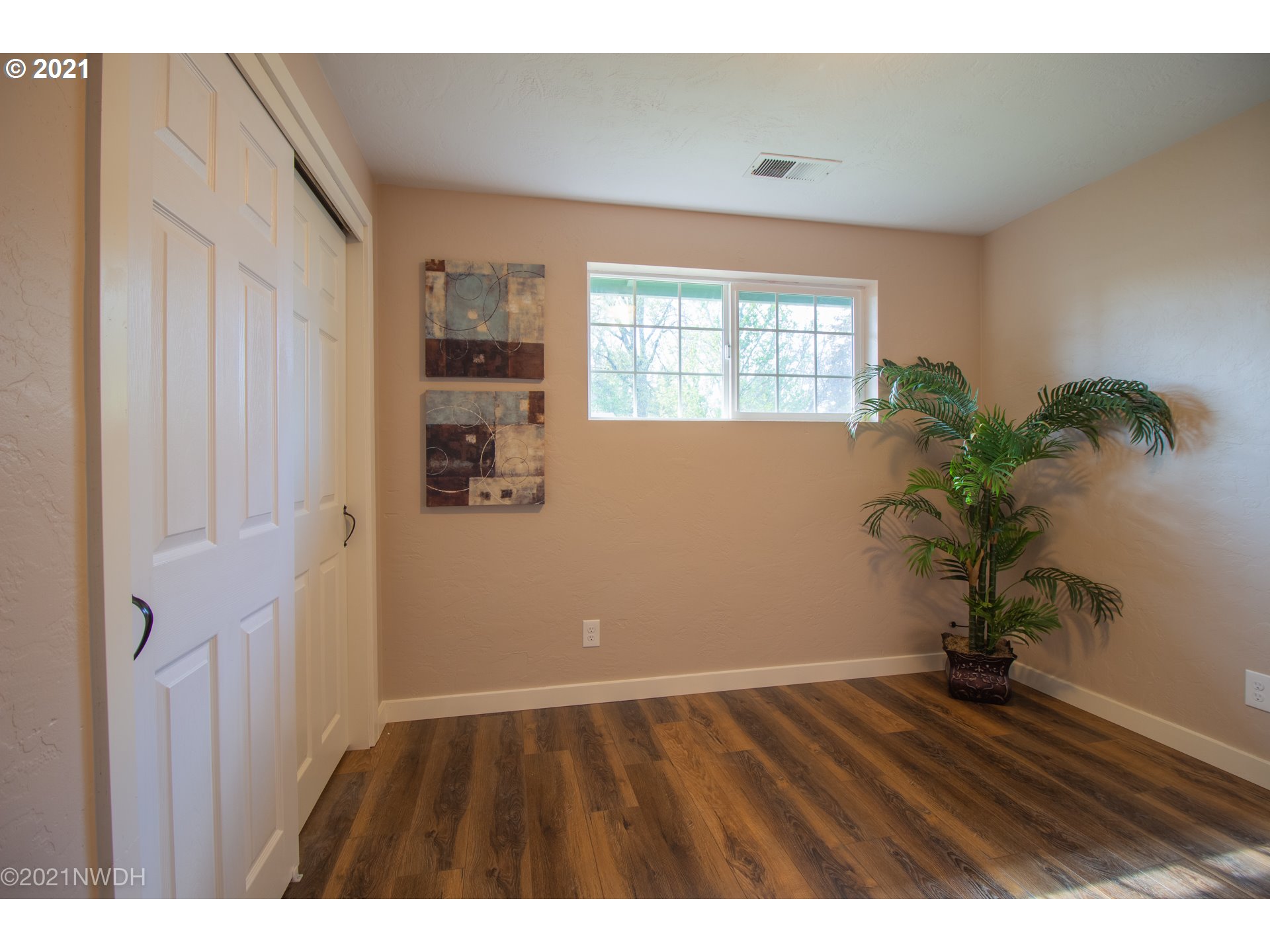 743 67th Street Springfield, OR 97478 - Photo 22 of 29