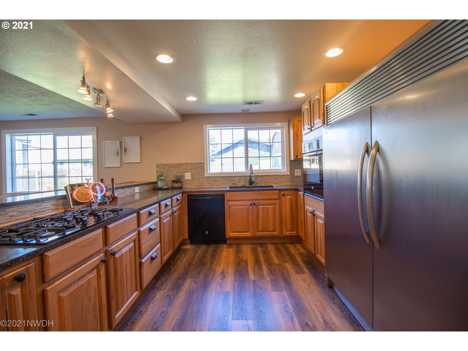 743 67th Street Springfield, OR 97478 - Photo 8 of 29