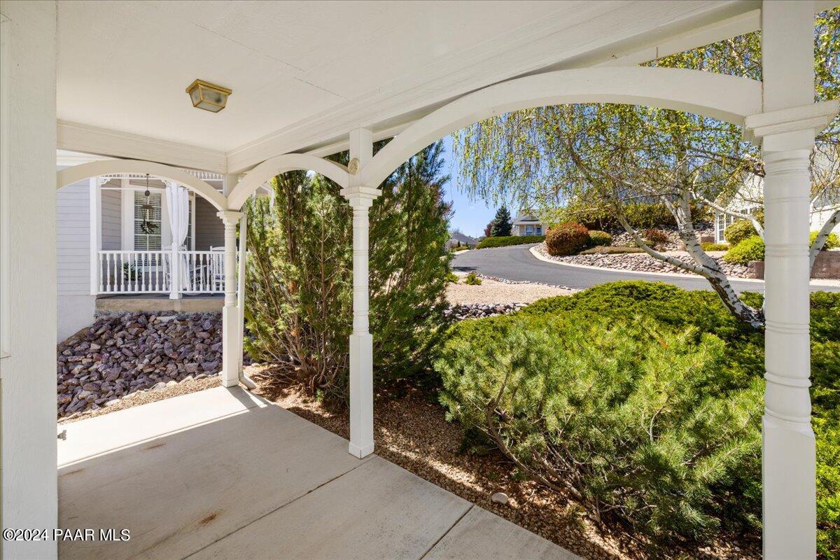 1938 Vine Road Prescott Valley, AZ 86314 - Photo 4 of 19 Front Patio