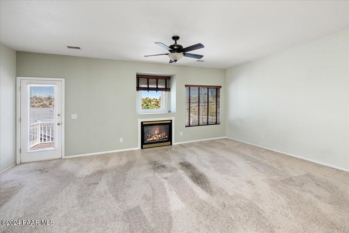 1938 Vine Road Prescott Valley, AZ 86314 - Photo 6 of 19 06-Living Room
