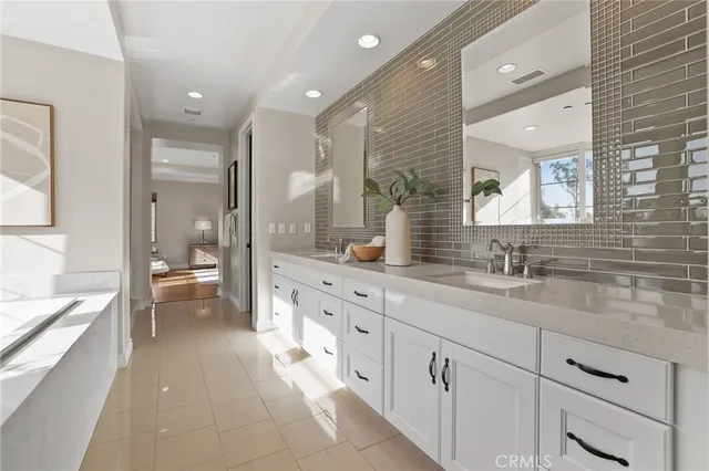 $4,080,000 | 10 Shadybend, Irvine, CA 92602