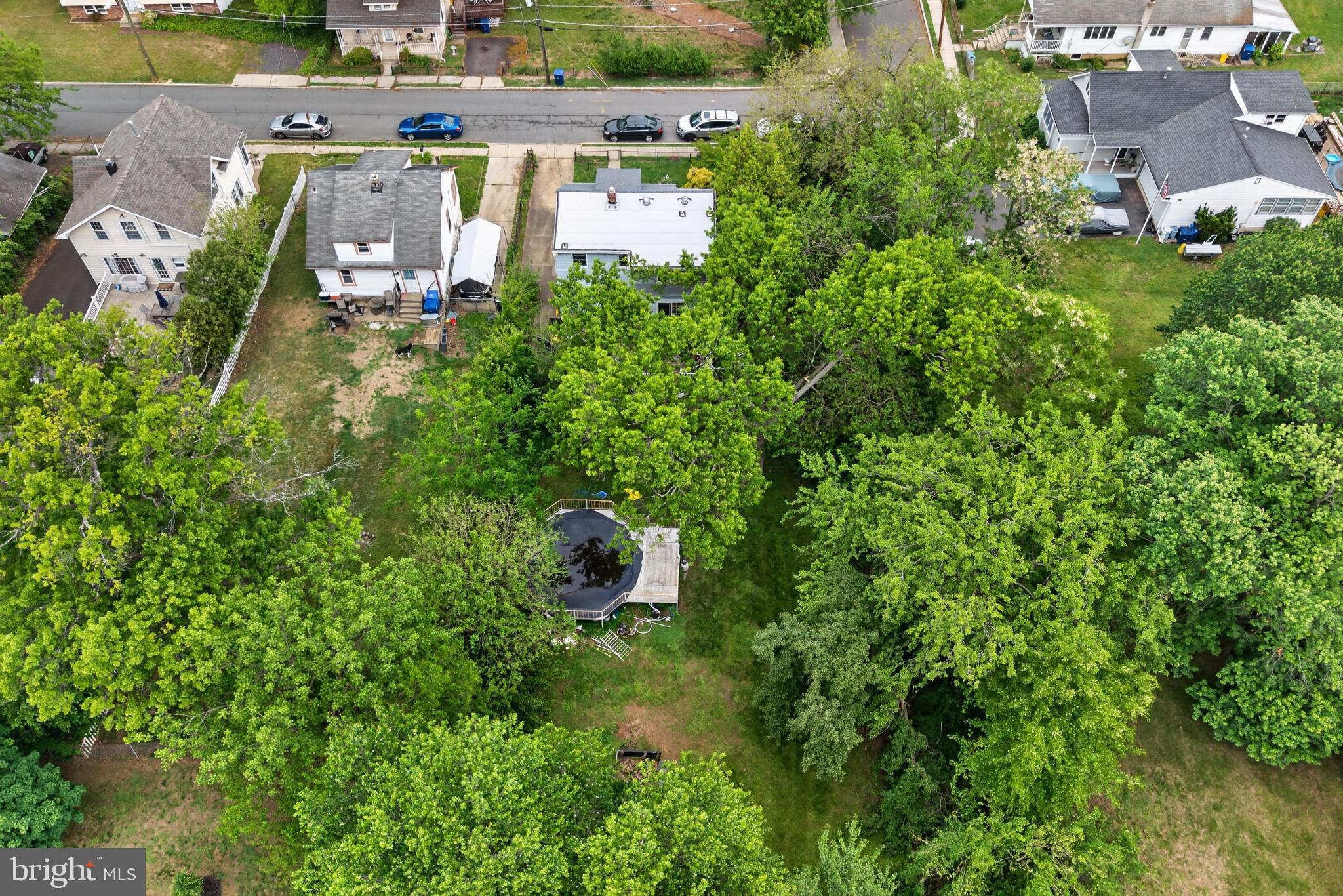 306 Anna Avenue Maple Shade, NJ 08052 - Photo 28 of 31 Lush greenery surrounds cozy home