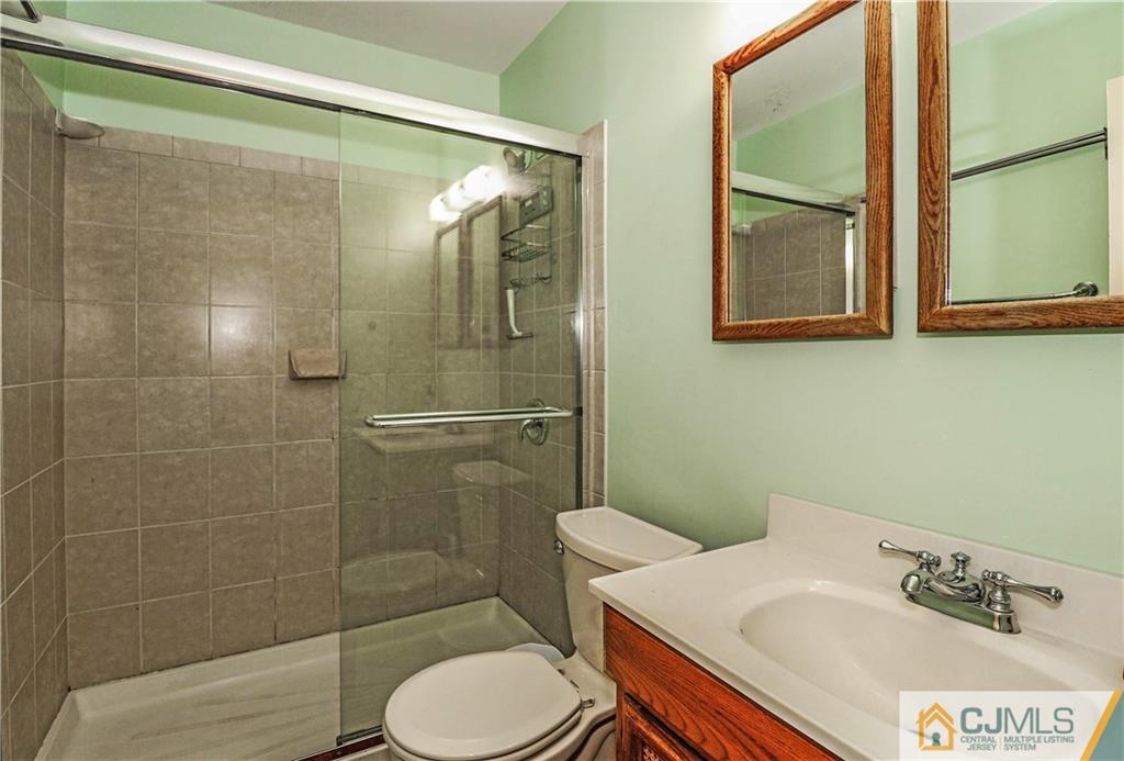 8 Wheeler Road Kendall Park, NJ 08824 - Photo 17 of 25 Gallery Image 17
