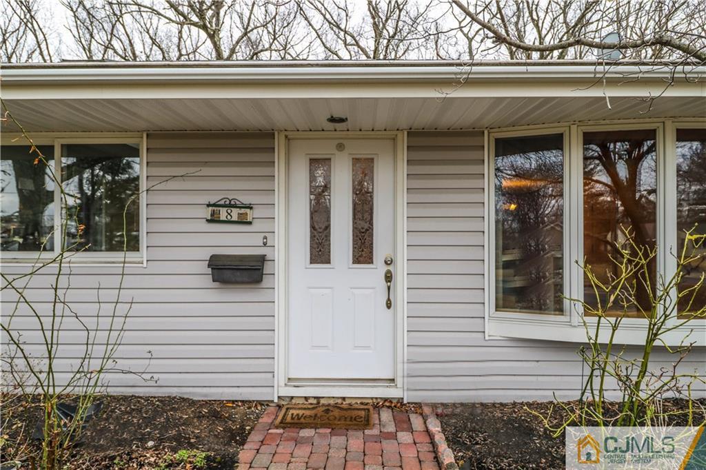 8 Wheeler Road Kendall Park, NJ 08824 - Photo 3 of 25 Gallery Image 3