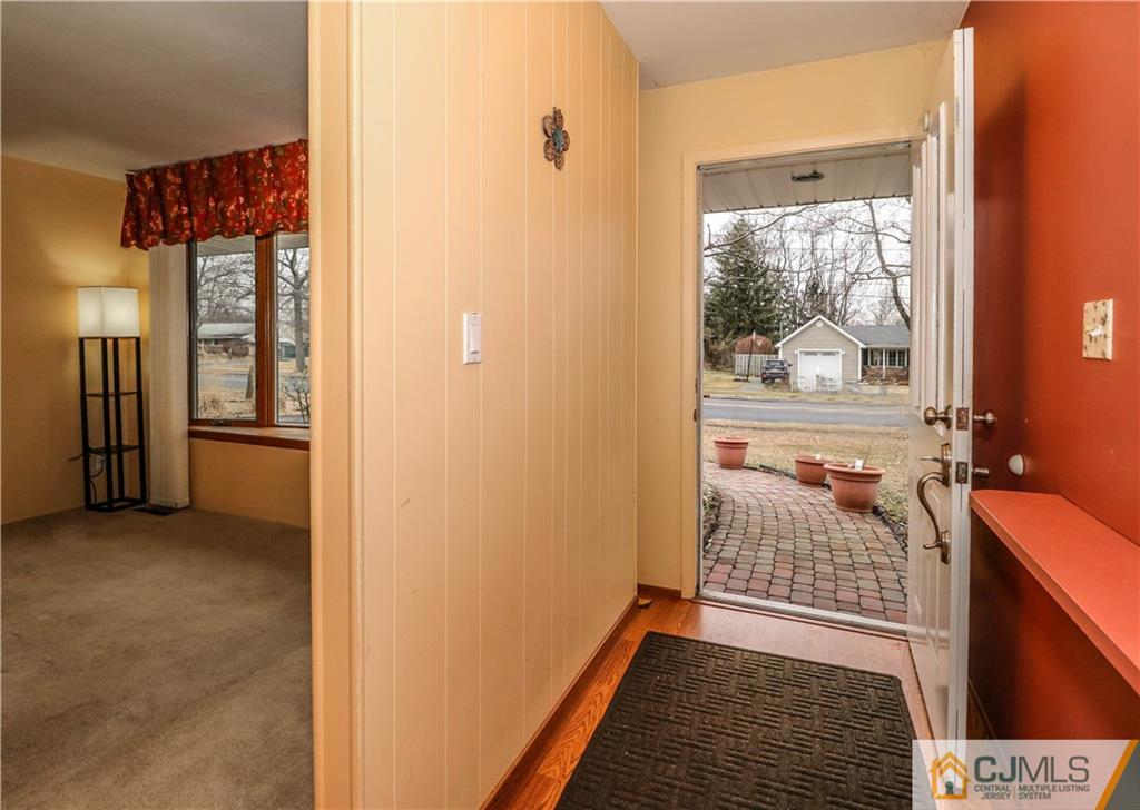 8 Wheeler Road Kendall Park, NJ 08824 - Photo 5 of 25 Gallery Image 5