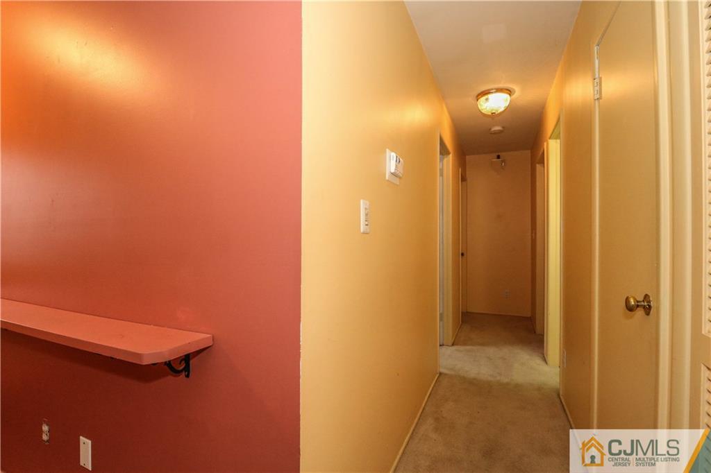8 Wheeler Road Kendall Park, NJ 08824 - Photo 7 of 25 Gallery Image 7