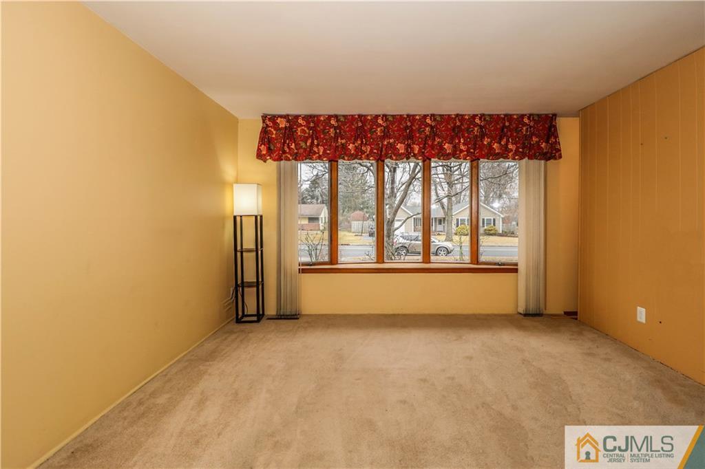 8 Wheeler Road Kendall Park, NJ 08824 - Photo 8 of 25 Gallery Image 8