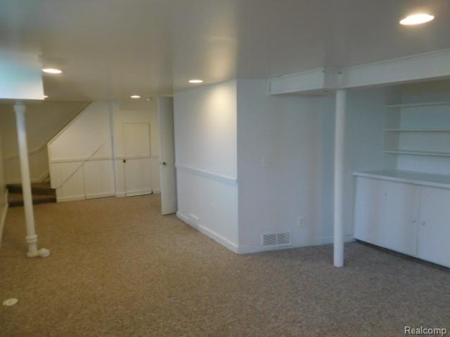 927 West Twelve Mile Road Royal Oak, MI 48073 - Photo 20 of 26