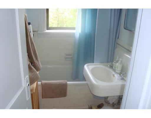 32 Sidlaw Road, Unit 4 Boston, MA 02135 - Photo 5 of 10 Gallery Image 5