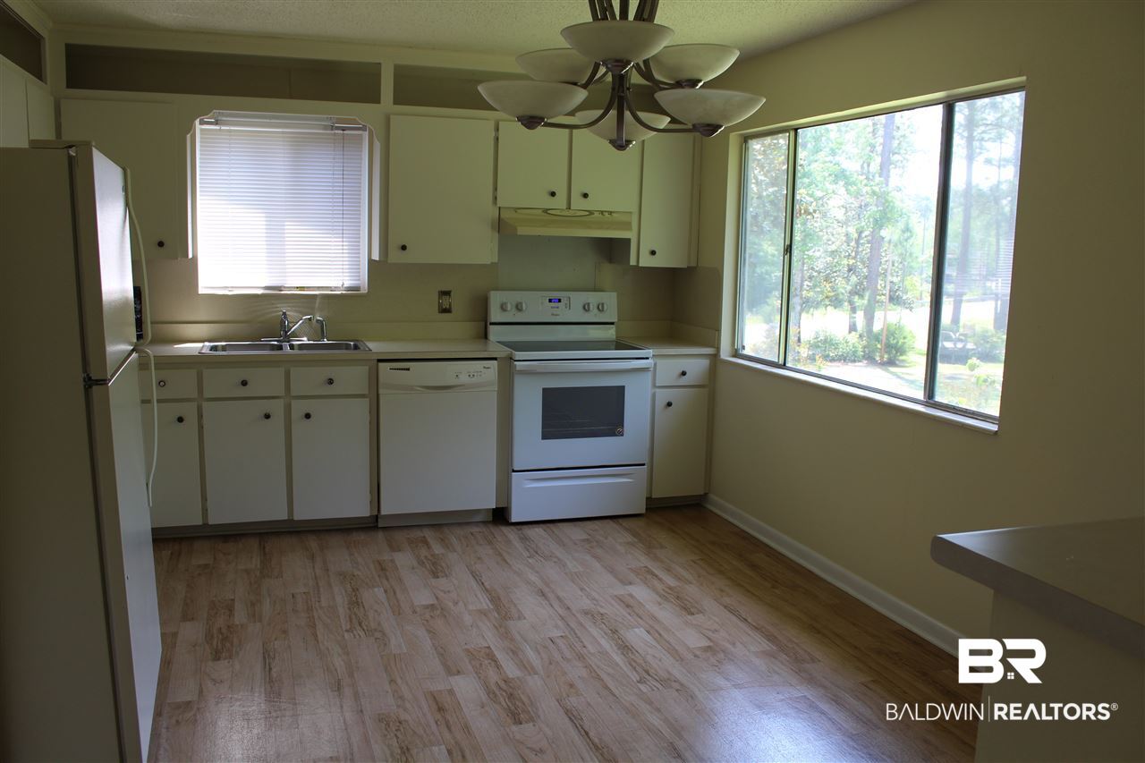 24770 County Road 20 Elberta, AL 36530 - Photo 2 of 20 Kitchen
