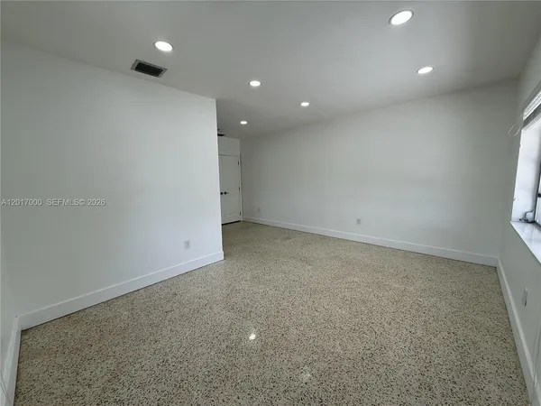 $2,595 | Undisclosed Address, Miami, FL 33144