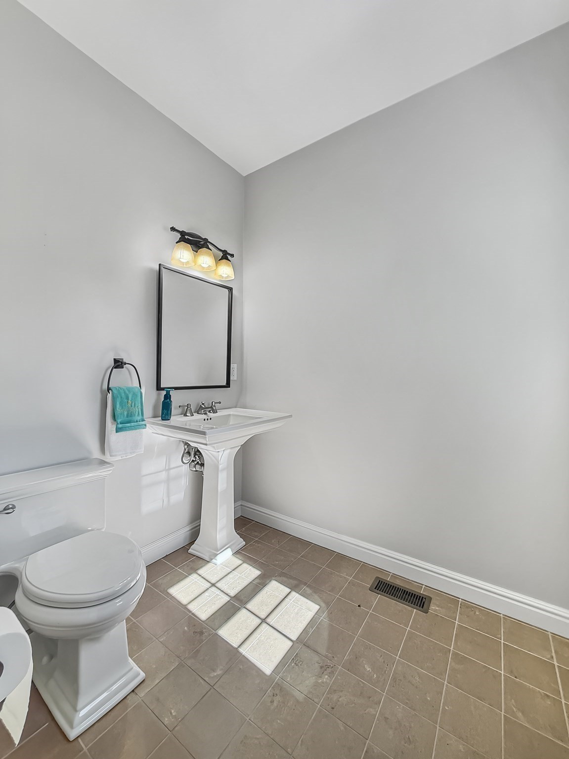 97 Windkist Farm Road North Andover, MA 01845 - Photo 21 of 42 Gallery Image 21