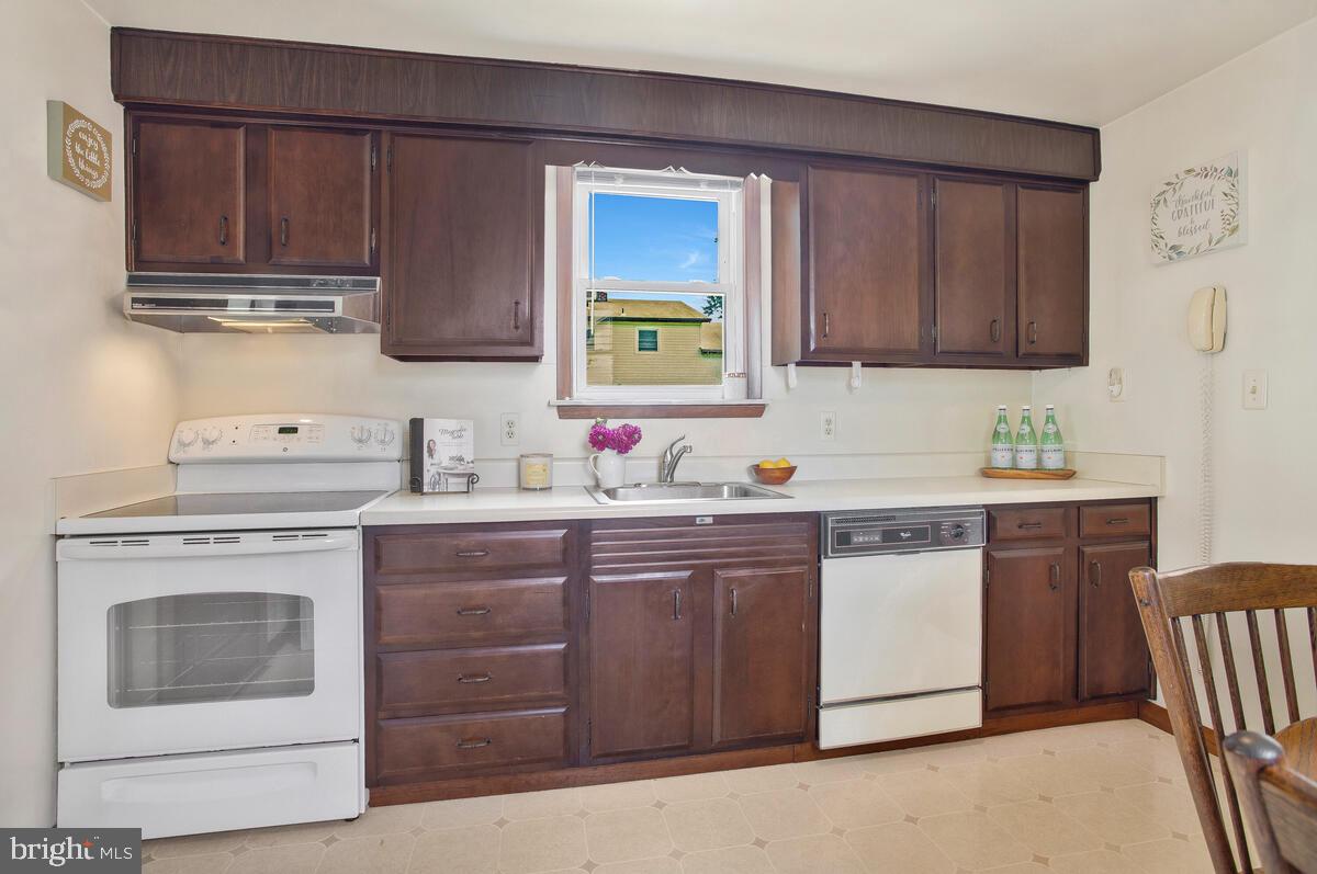 508 Cleveland Road Linthicum Heights, MD 21090 - Photo 10 of 44 Kitchen
