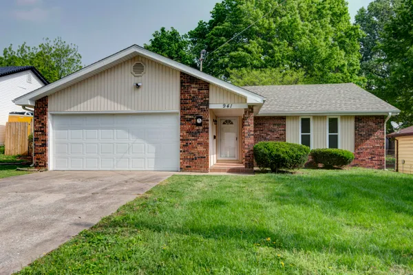 $259,900 | 941 West Glenwood Street, Springfield, MO 65807