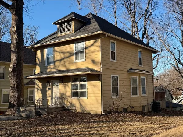 $179,000 | 2819 Sacramento Street, St. Joseph, MO 64507