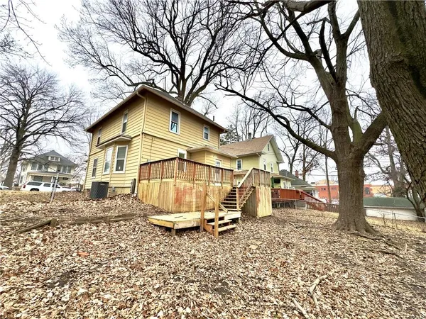 $179,000 | 2819 Sacramento Street, St. Joseph, MO 64507