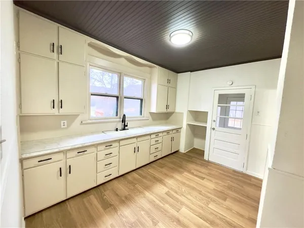 $179,000 | 2819 Sacramento Street, St. Joseph, MO 64507