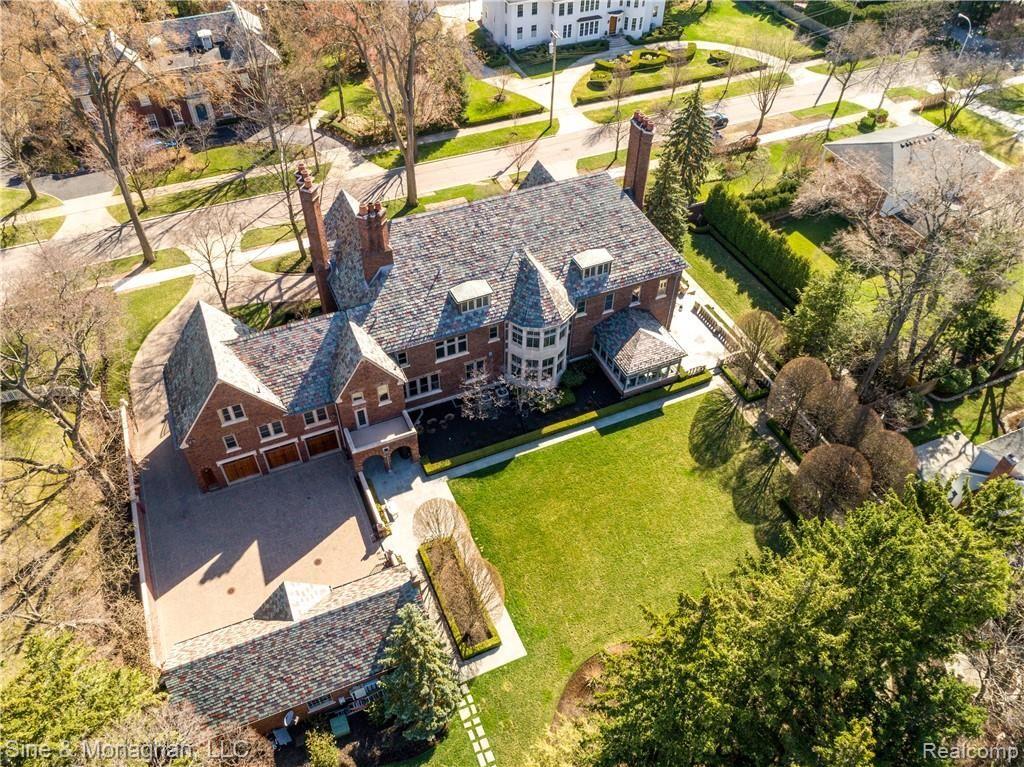 315 Washington Road Grosse Pointe, MI 48230 - Photo 99 of 99 315 Washington Aerials (13 of 20).jpg
