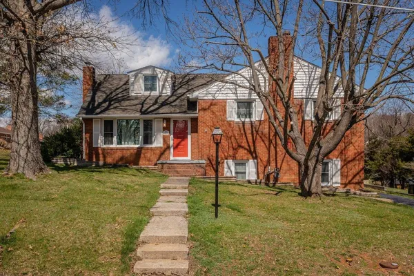 $400,000 | 207 Burnley Drive, Staunton, VA 24401