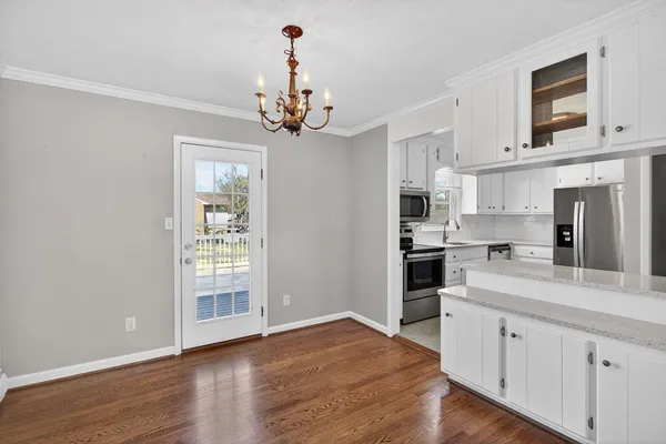 $400,000 | 207 Burnley Drive, Staunton, VA 24401