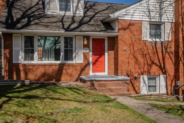 $400,000 | 207 Burnley Drive, Staunton, VA 24401